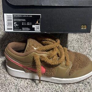Jordan Kids' Brown and Red Sneakers
